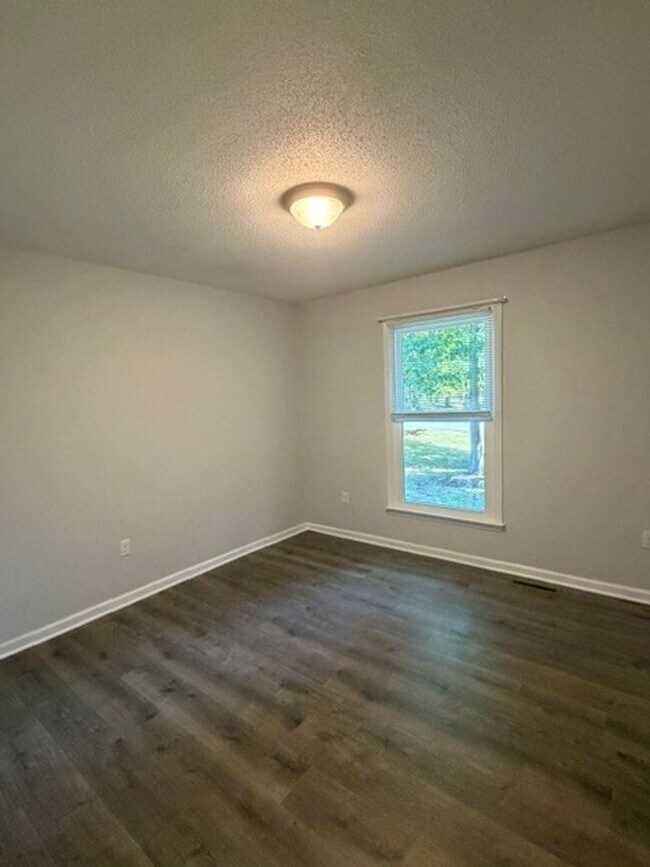 Building Photo - 2723 Meadow Oak Dr