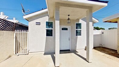 Building Photo - 5924 Whitewood Ave