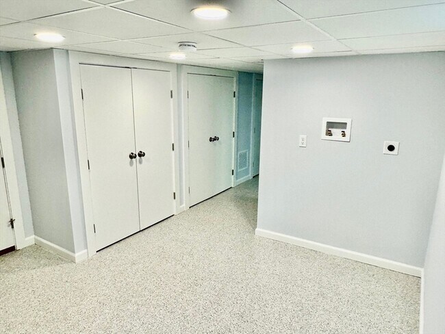 Building Photo - 40 Judy Ln