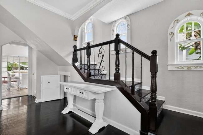 Building Photo - 412 El Prado