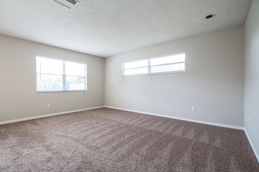 Building Photo - 8564 Cedar Cove Dr