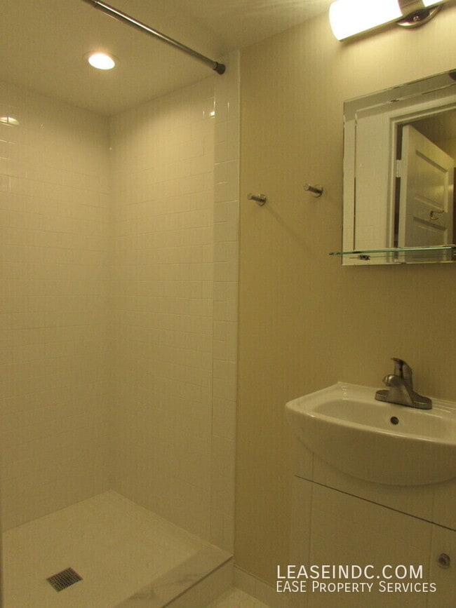 Building Photo - 2215 39th St NW