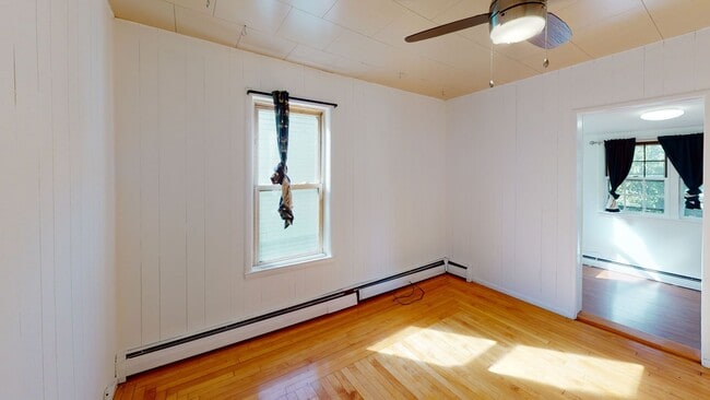 Building Photo - Magoun Square four bed duplex