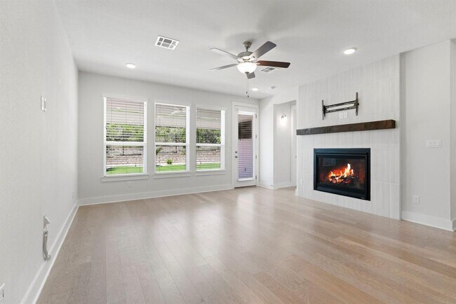Building Photo - 265 Tierra Trail