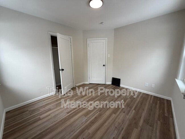 Building Photo - 17 St Genevieve Ct