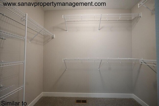 Building Photo - Beautiful 3 Bed Ranch Home w/ fully finished basement in Prime Norwalk Location