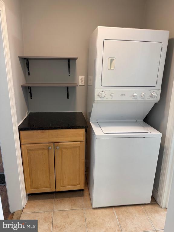 Building Photo - 9 Cedar Ave