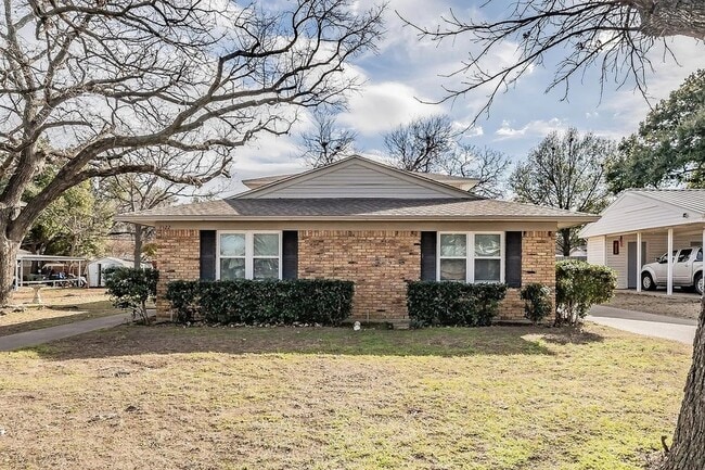 Building Photo - 1522 W Tucker Blvd