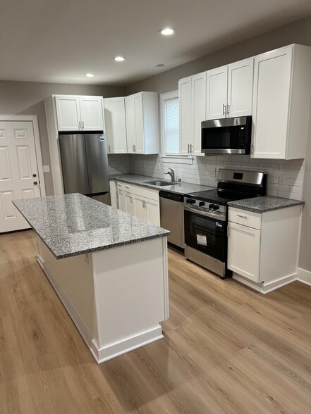 Building Photo - 2756 N Booth St