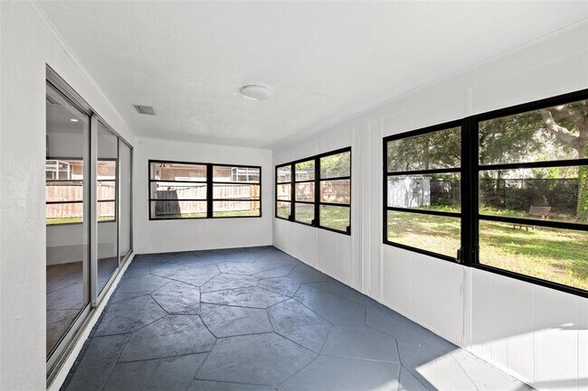Building Photo - 3408 W Swann Ave