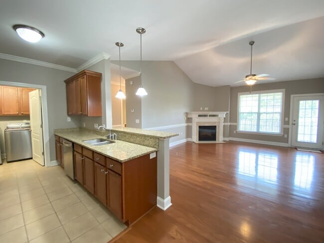 Building Photo - 411 Gallery Dr