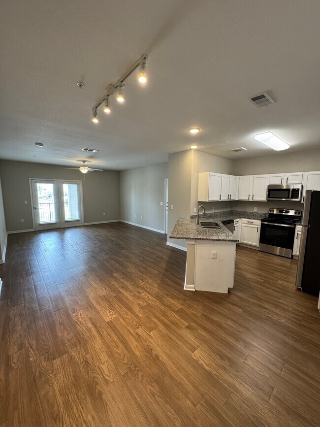 Building Photo - 450 Houston Ridge Dr