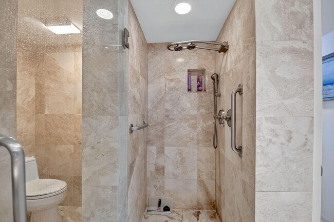 Building Photo - 3589 S Ocean Blvd