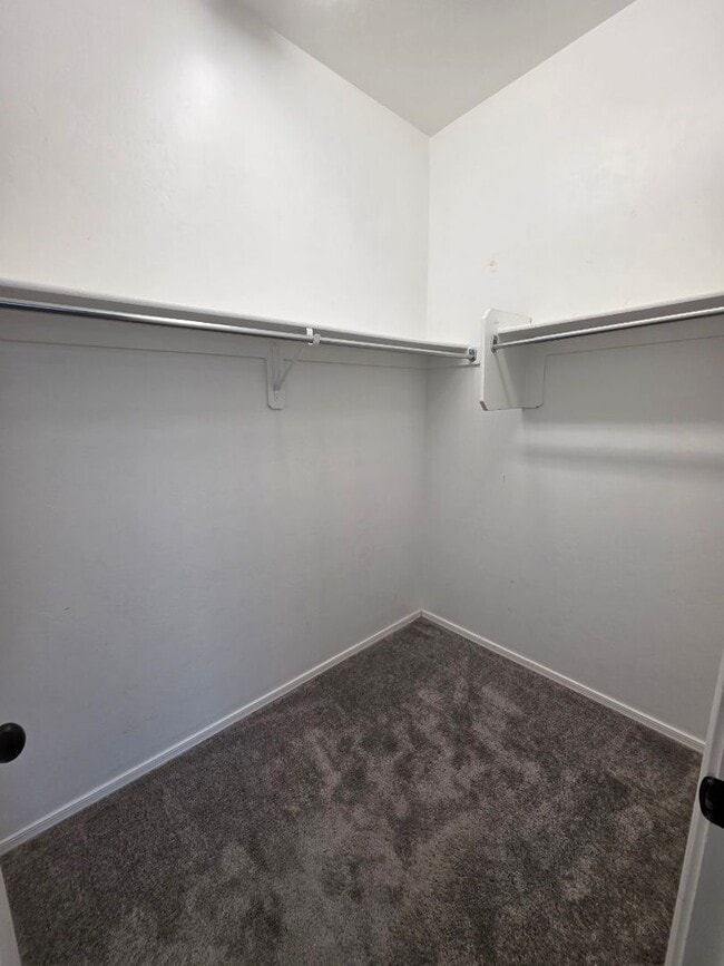 Building Photo - Great family home in Red Rock