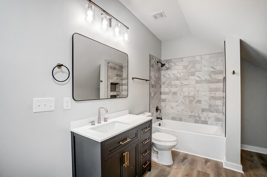 Upstairs bathroom - 102 S Liberty St