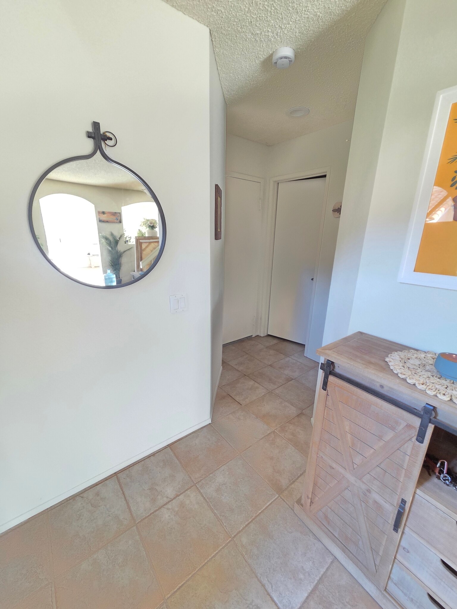 Building Photo - 740 Edgewater Dr