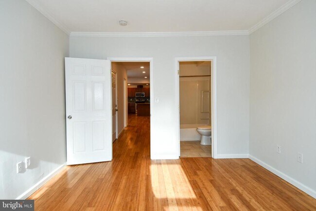 Building Photo - 737 Morton St NW