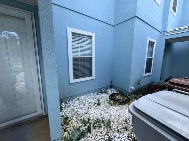 Building Photo - 2703 Bay Club Dr