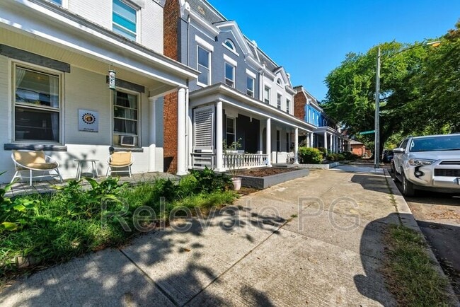 Building Photo - 24 S Davis Ave