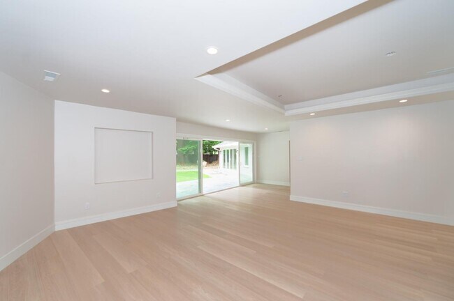 Building Photo - 9 Odell Pl