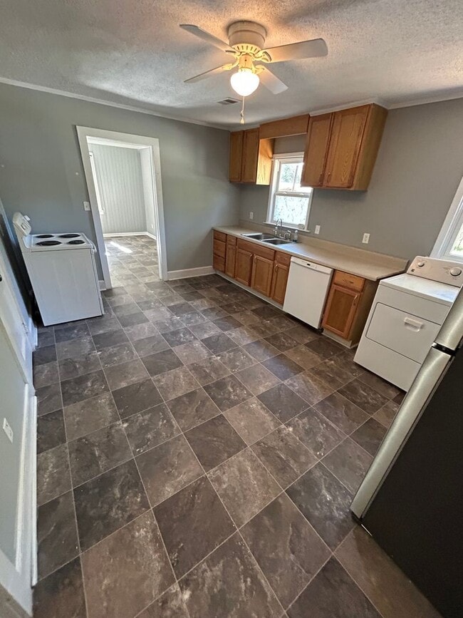 Building Photo - Coming Soon!