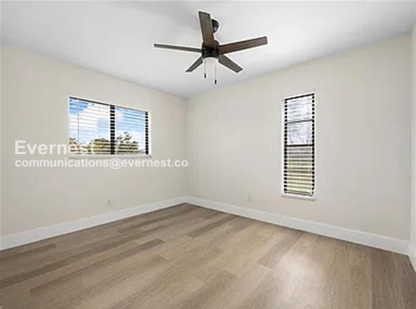 Building Photo - 1304 SE 11th St