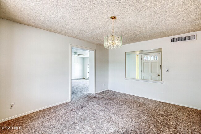 Building Photo - 3008 Gaston Dr