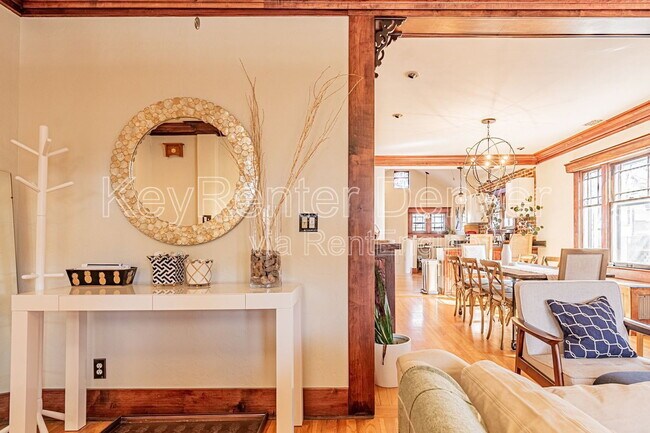 Building Photo - 740 S Corona St