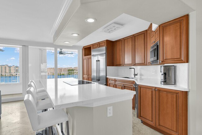 Building Photo - 500 S Ocean Blvd