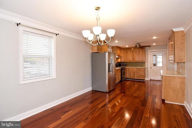 Building Photo - 7125 Harrison Ln