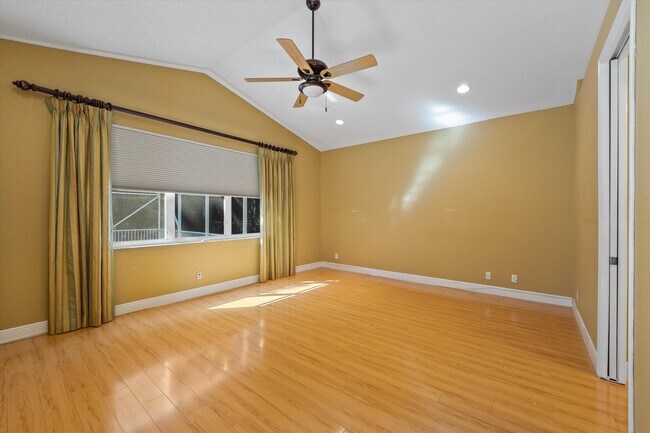 Building Photo - 10860 Fairmont Village Dr