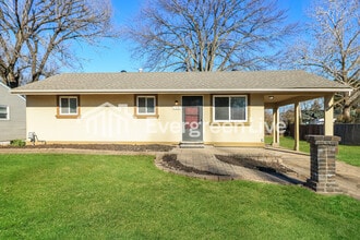 Building Photo - 725 Tyson Dr