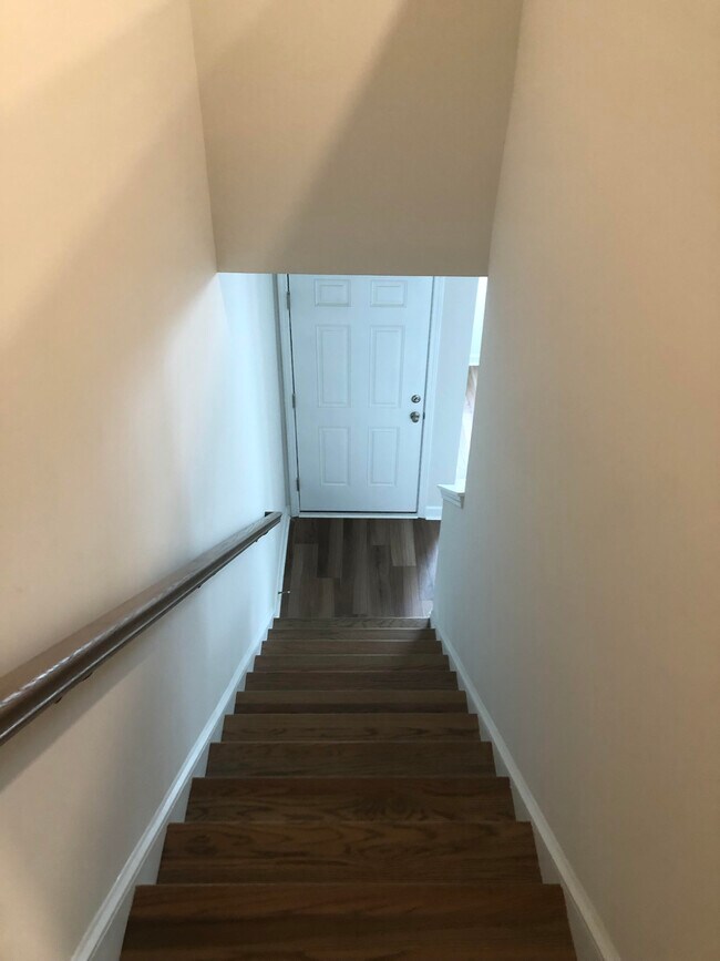 Building Photo - 103 Winding River Dr