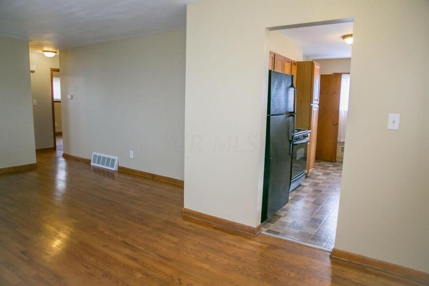 Building Photo - 1306 Zettler Rd