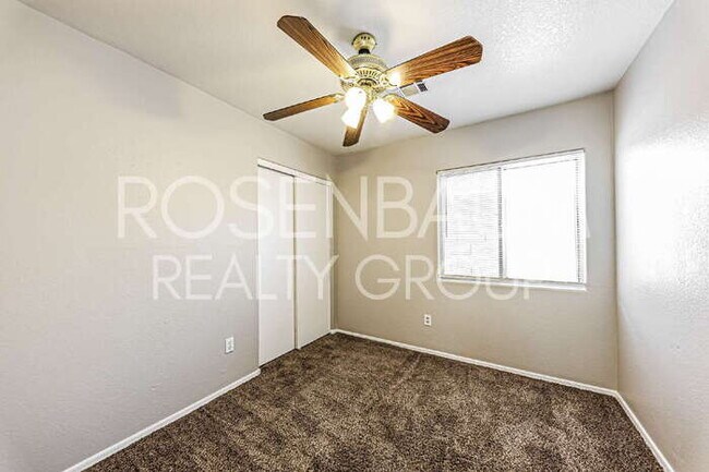 Building Photo - Gorgeous 3-bedrooms, 2-baths home located ...