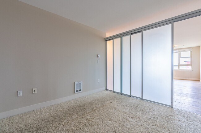 Interior Photo - Verse Seattle — Modern Living at the Heartbeat of the Central District