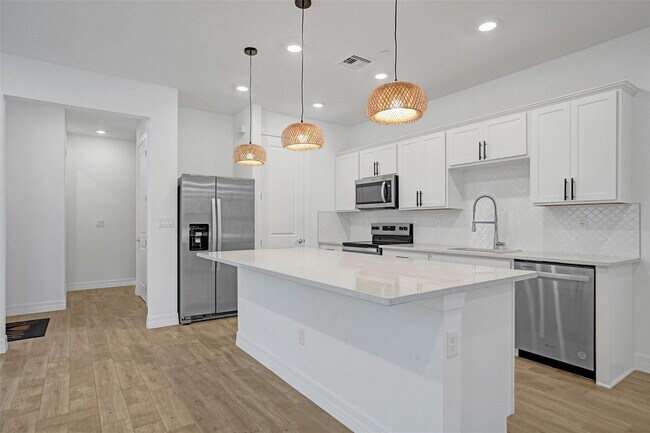 Building Photo - 8355 NW 7th Pl