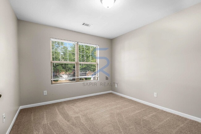 Building Photo - 317 Clover Brook Dr