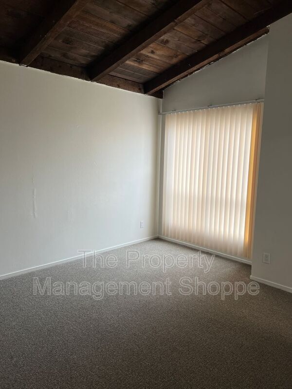 Building Photo - 1300 Saratoga Ave