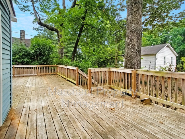 Building Photo - 22 Douglas Dr