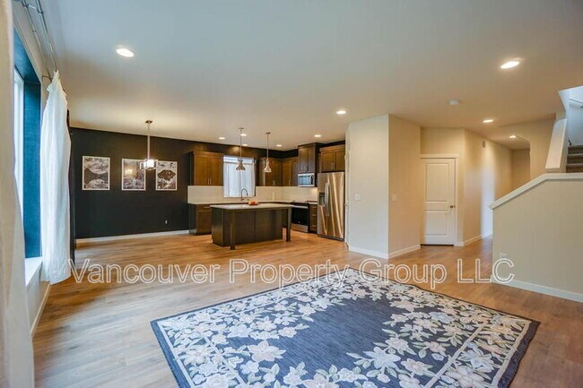 Building Photo - 2904 NE 161st Ct