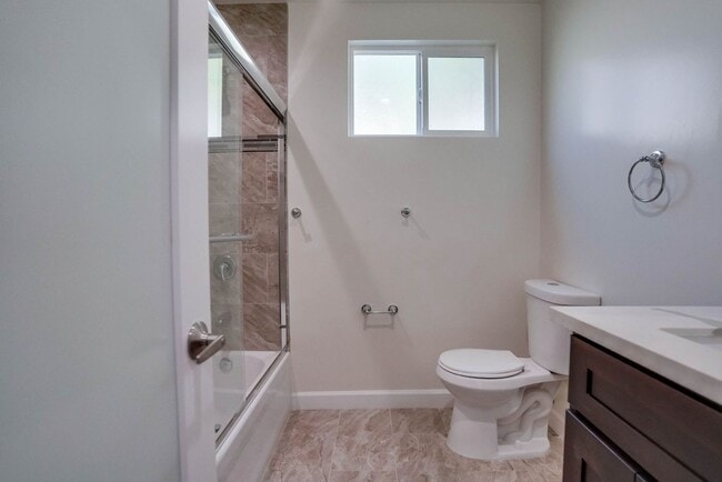 Building Photo - 920 Enterprise Ave