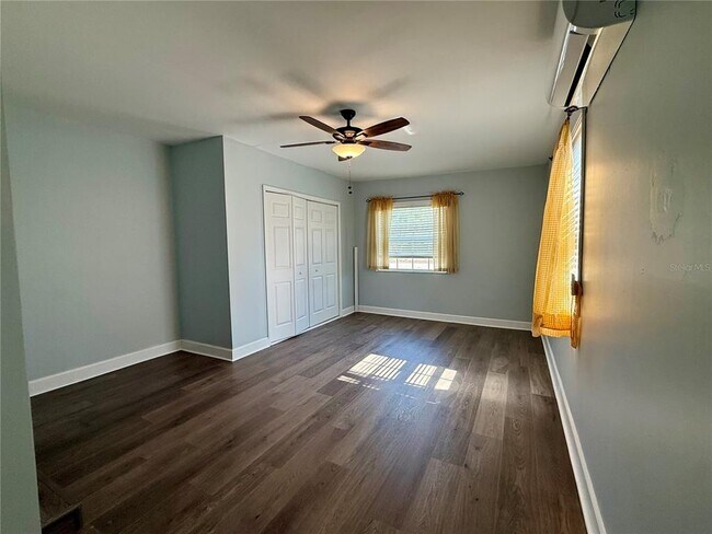 Building Photo - 4313 S Hubert Ave