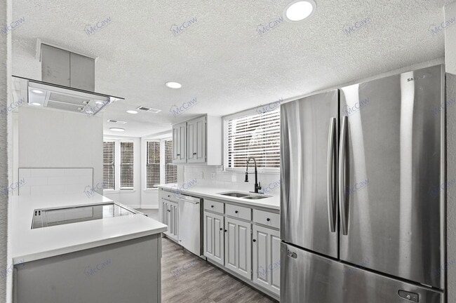 Building Photo - 5028 Groom Ln