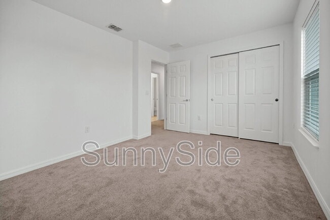 Building Photo - 10116 Grande Lp