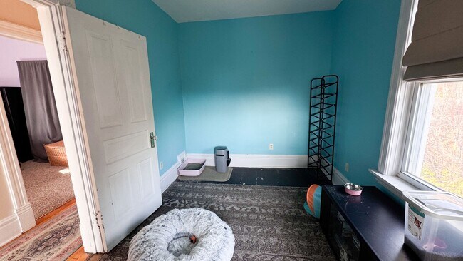 Building Photo - 1712 W 3rd St