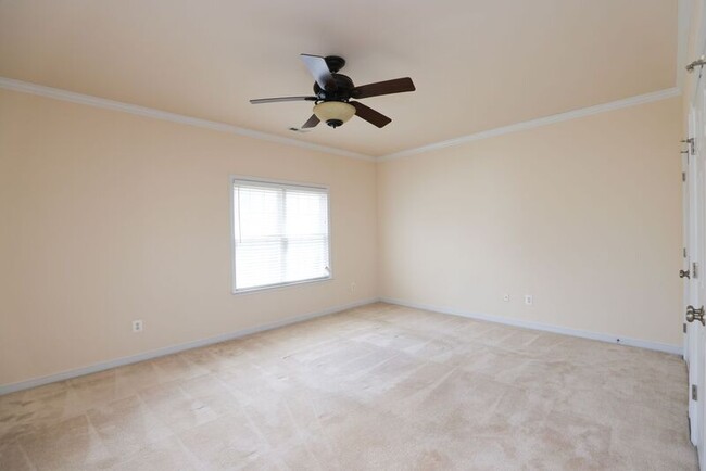 Building Photo - 10360 Caracara Dr