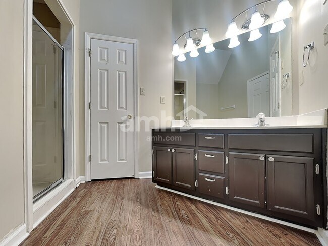 Building Photo - 6556 Brickmont Rd