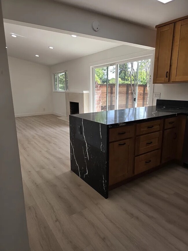 Building Photo - 5 Ormond Ct