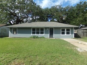 Building Photo - 414 Gardenia St